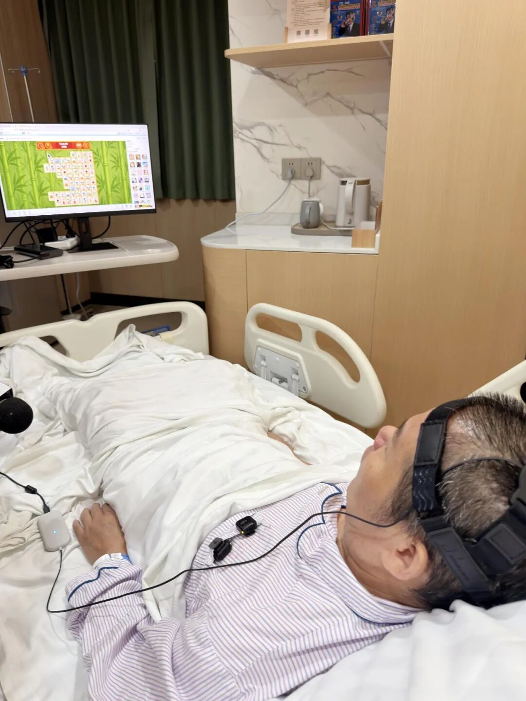 Mind-controlled surgery